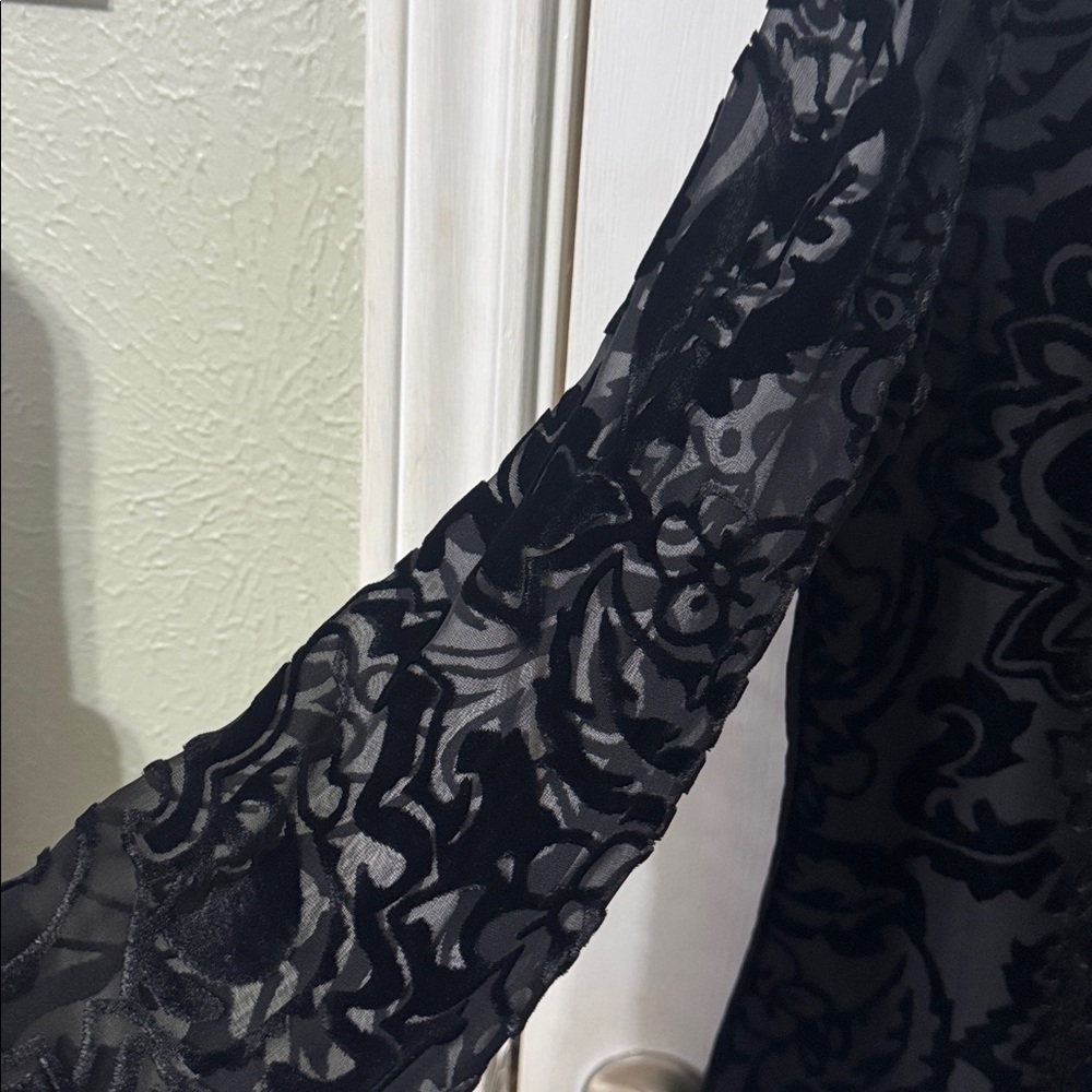 Tory Burch Black Patterned Blouse with Button sleeve Detail - Picture 5 of 7
